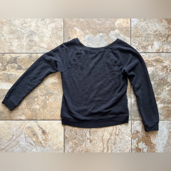 Victoria’s Secret distressed wide neck pullover sweater medium - Picture 4 of 4